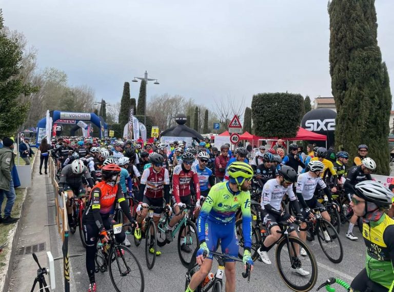 Migliaia di partecipanti alla Granfondo Internazionale Città di Fara in Sabina