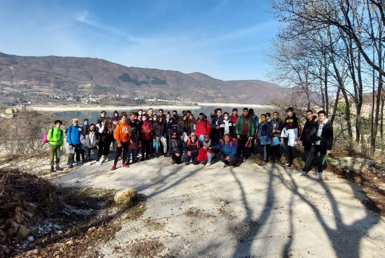 Gli studenti del Rosatelli di Rieti alla scoperta emozionale del borgo fantasma di Antuni