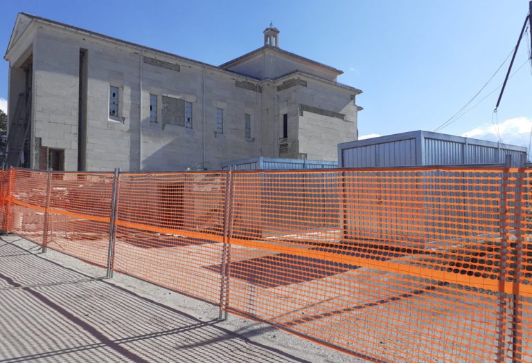 Furto con scasso nei container della Sezione C.A.I. di Amatrice