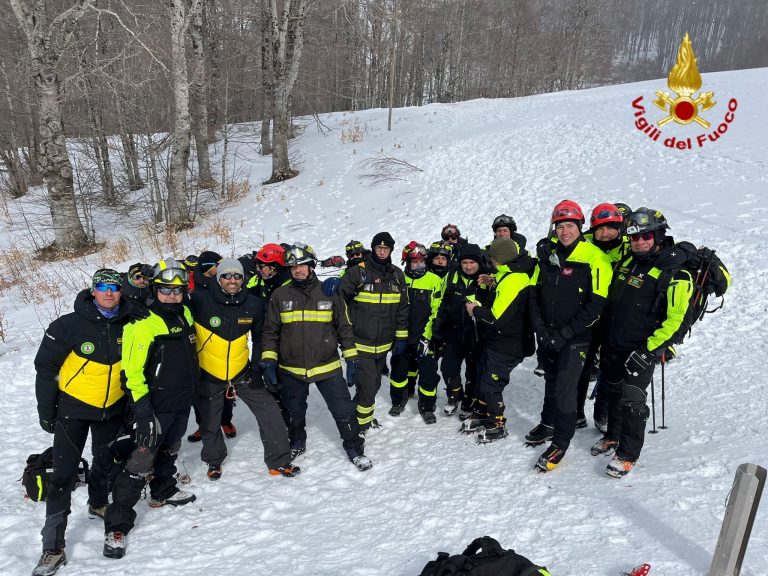 Attività addestrativa congiunta Vigili del Fuoco – Guardia di Finanza in ambiente con neve e ghiaccio