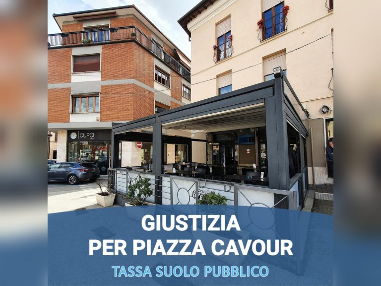 Commercianti piazza Cavour: “Perché noi dobbiamo pagare il suolo pubblico?”