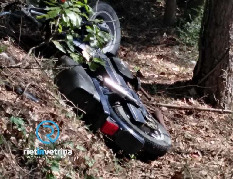 SEI TU IL REPORTER – “A Sant’Antonio al Monte sporcizia e addirittura un motorino in una scarpata”