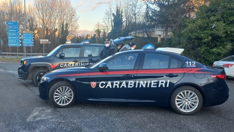 Carabinieri denunciano 50enne per porto abusivo di armi