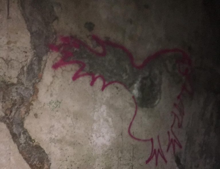 Imbrattati con scritte blasfeme i muri della Chiesa di San Vittorino a Cittaducale
