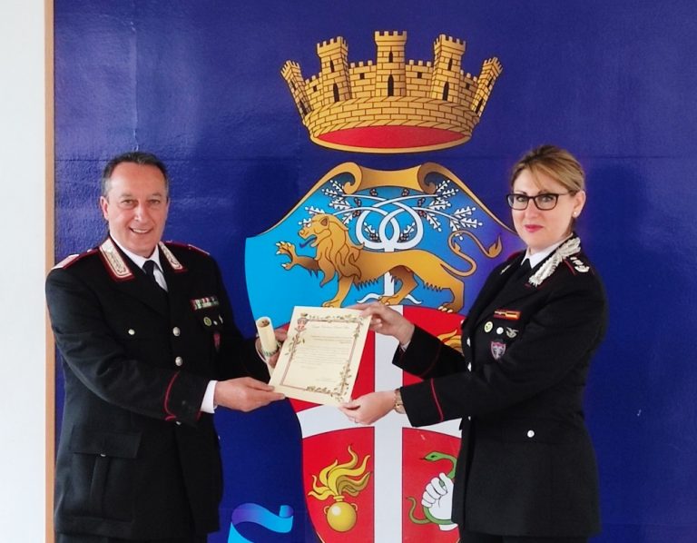 Il Luogotenente Carica Speciale Gabriele Cavallari lascia il servizio. Il saluto della Ten. Col. Carabinieri Forestale Irene Davì