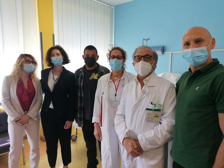 Ha fatto tappa al de Lellis il  viaggio-simbolo di Gianluca Mantovani per sensibilizzare sulle patologie autoimmuni