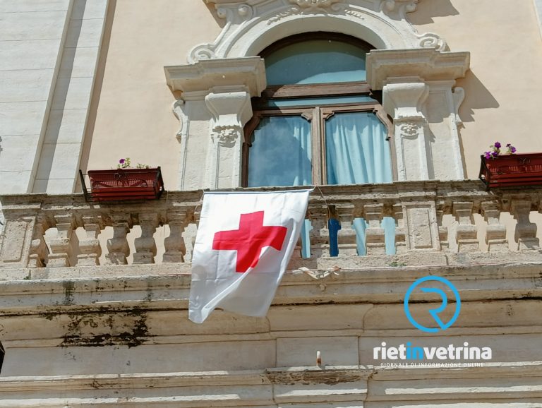 Settimana Mondiale della Croce Rossa, esposta la bandiera nel palazzo comunale di Rieti