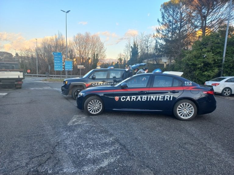 Carabinieri deferiscono due rumeni trovati con arnesi atti allo scasso