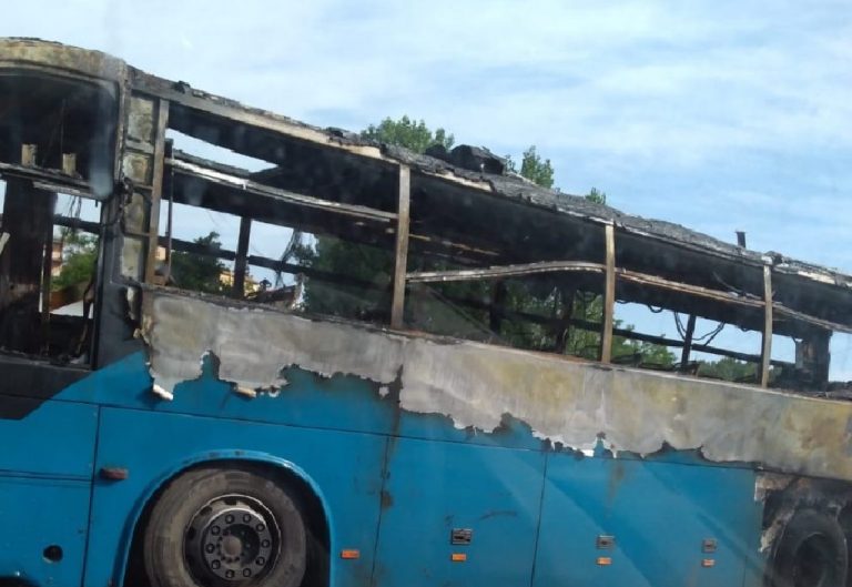 Autobus Cotral in fiamme nel territorio di Cottanello