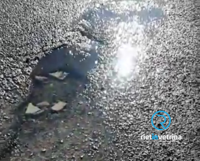 SEI TU IL REPORTER – “A Villa Reatina da mesi ci sono perdite di acqua in strada”