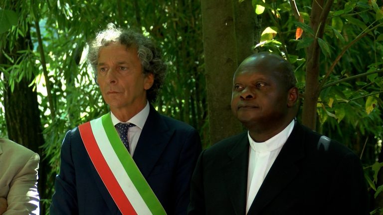 Contigliano festeggia la cittadinanza italiana di don Valerio Shango
