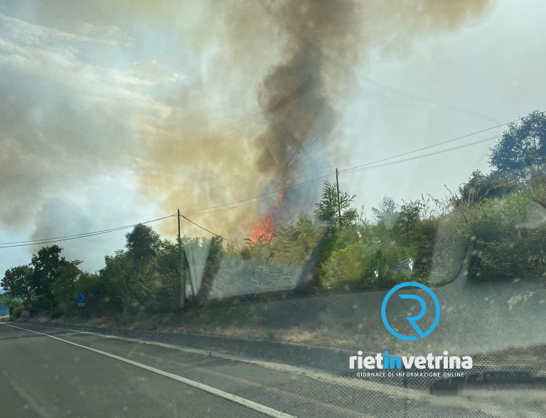 Incendio sulla Salaria per Roma altezza km 44,500