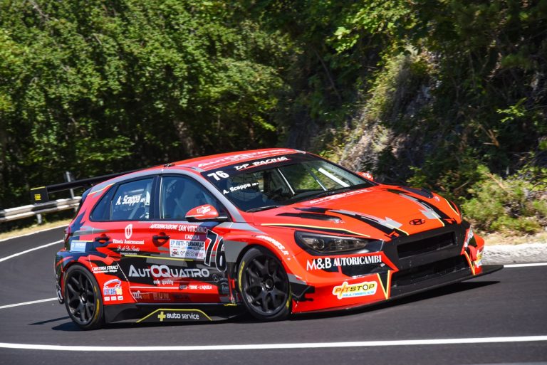 Scappa alla seconda gara con la Hyundai i30 TCR DP Racing vola sul Terminillo