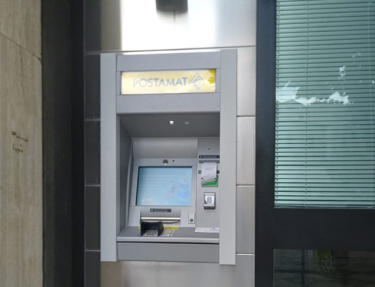 Nuovo ATM Postamat a Montebuono