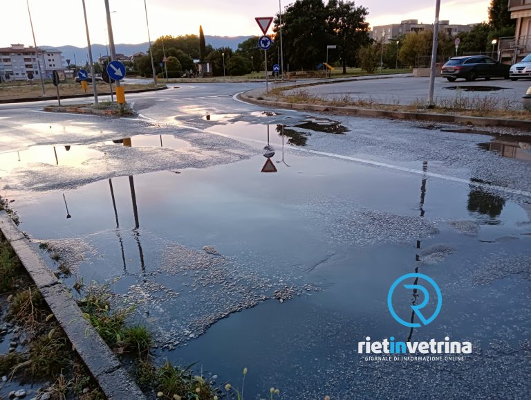 SEI TU IL REPORTER – “Si asfaltano tutte le strade tranne via Einaudi”