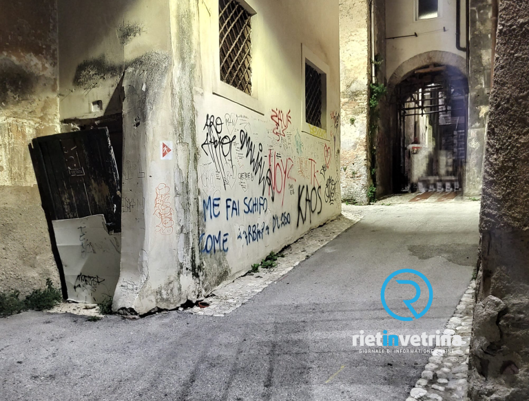 SEI TU IL REPORTER – “Piazza Mazzini e via Santa Lucia nel degrado”