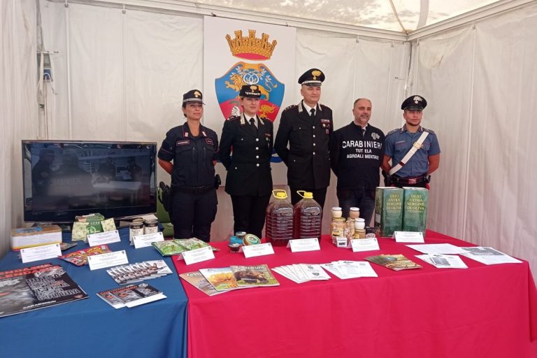 Anche l’Arma dei Carabinieri con uno stand informativo alla Fiera del Peperoncino 2022