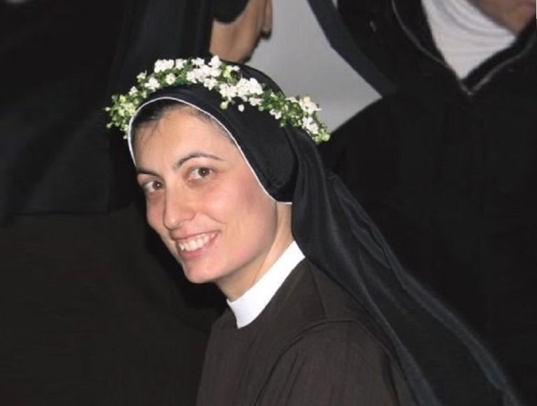 Le suore di Santa Filippa Mareri pronte a festeggiare suor Francesca Ercole per i suoi voti solenni