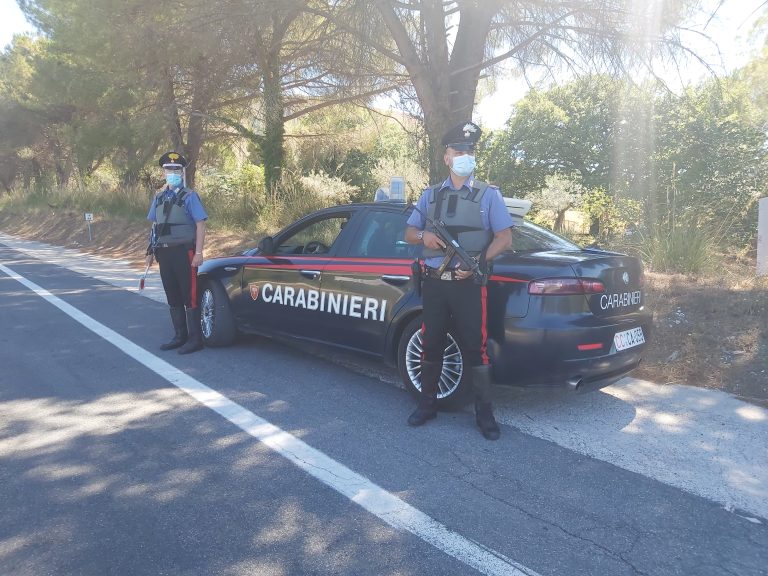 Carabinieri fermano 70enne per espiazione pena, 30enne per guida sotto stupefacenti e altri quattro soggetti