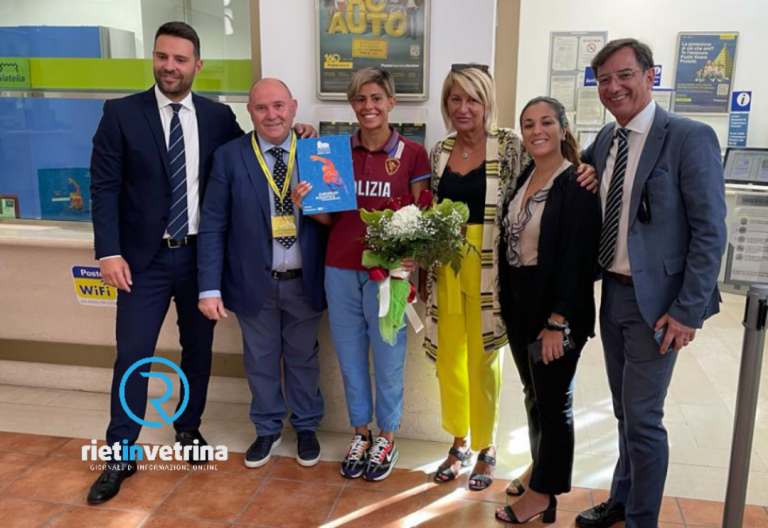Martina Caramignoli presenta a Rieti il folder dedicato agli Europei di nuoto di Roma 2022