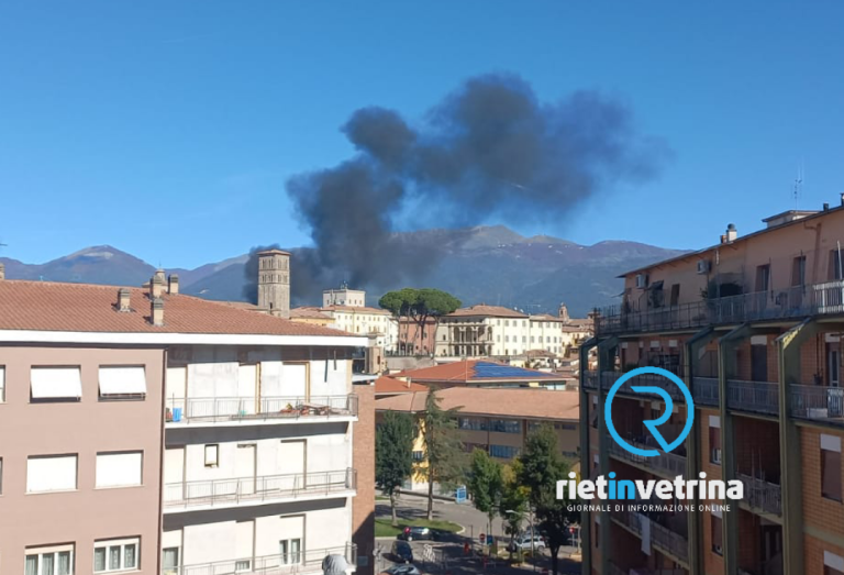 Incendio al distributore di via Nenni a Rieti
