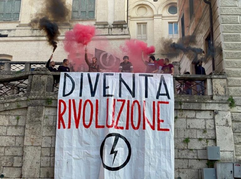 Blitz del Blocco Studentesco Rieti: “Diventa rivoluzione”