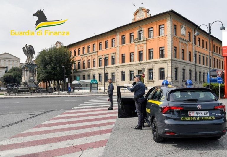 Guardia di Finanza arresta a Rieti spacciatore albanese trovato con cocaina e 2.400 euro