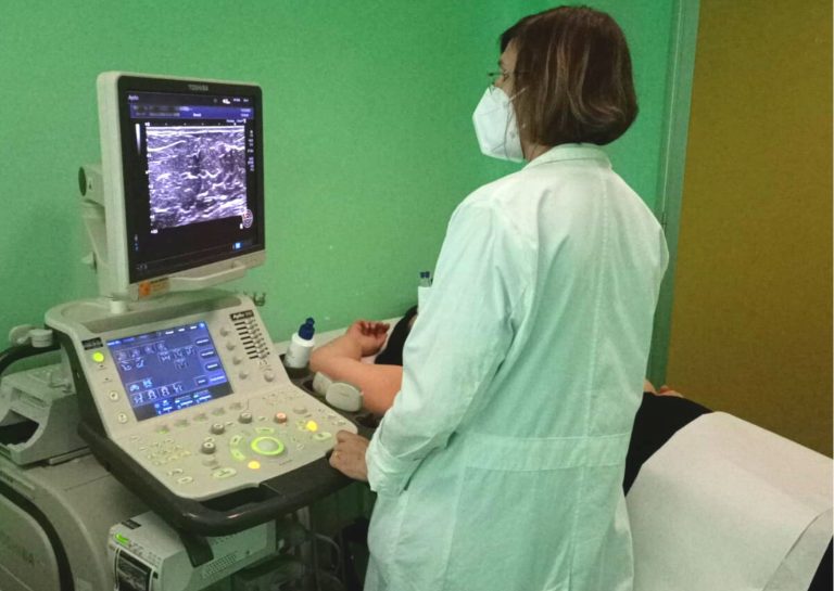 Ottobre Rosa, tante donne stanno prenotando una mammografia al numero dedicato