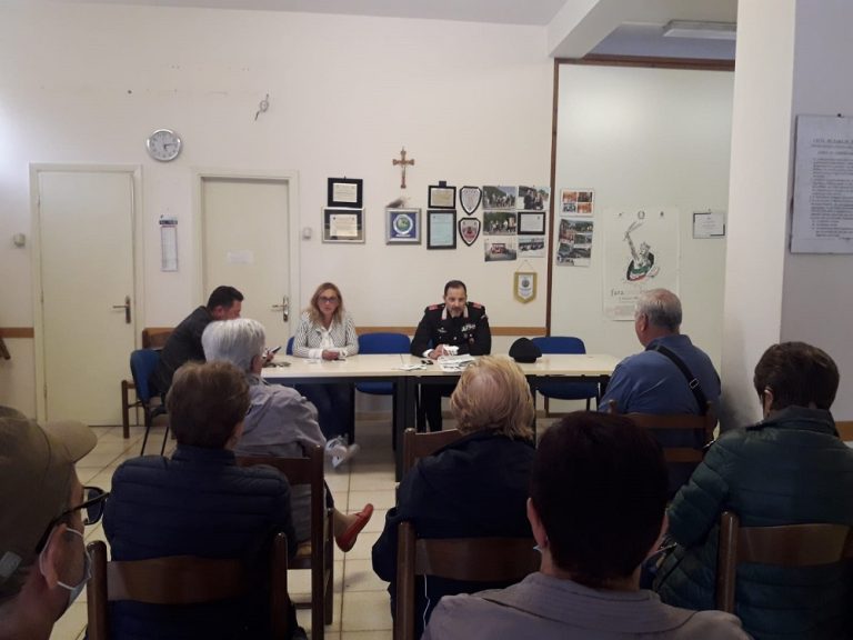 Stop truffe, a Fara in Sabina Carabinieri incontrano la cittadinanza
