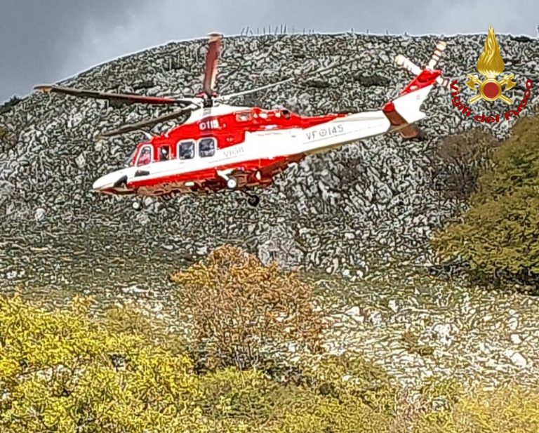 Vigili del Fuoco soccorrono escursionisti romani sul Monte Navegna