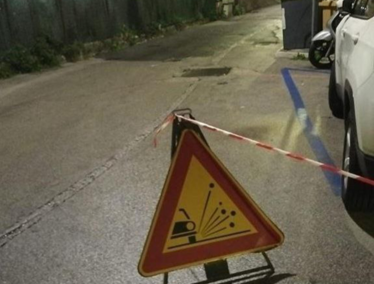Zona piazza Cavour – via Fara Sabina asfalto viscido. Prestare attenzione