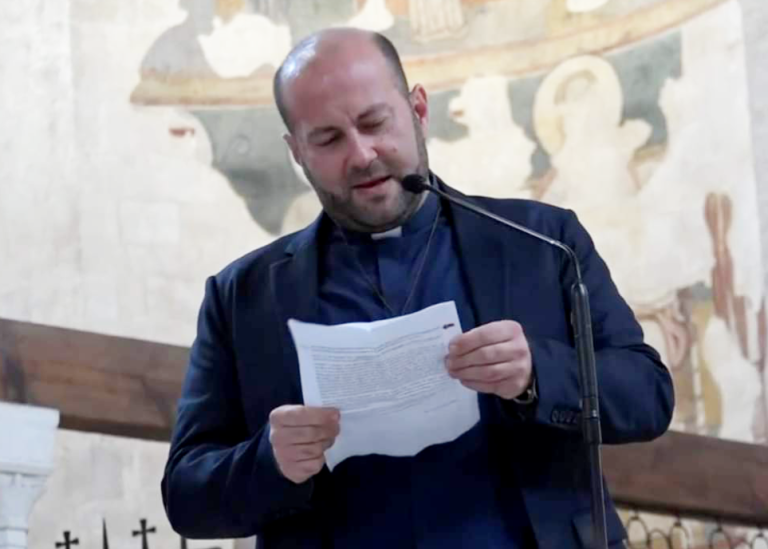 Giornata mondiale diocesana della gioventù, la benedizione del vescovo Piccinonna