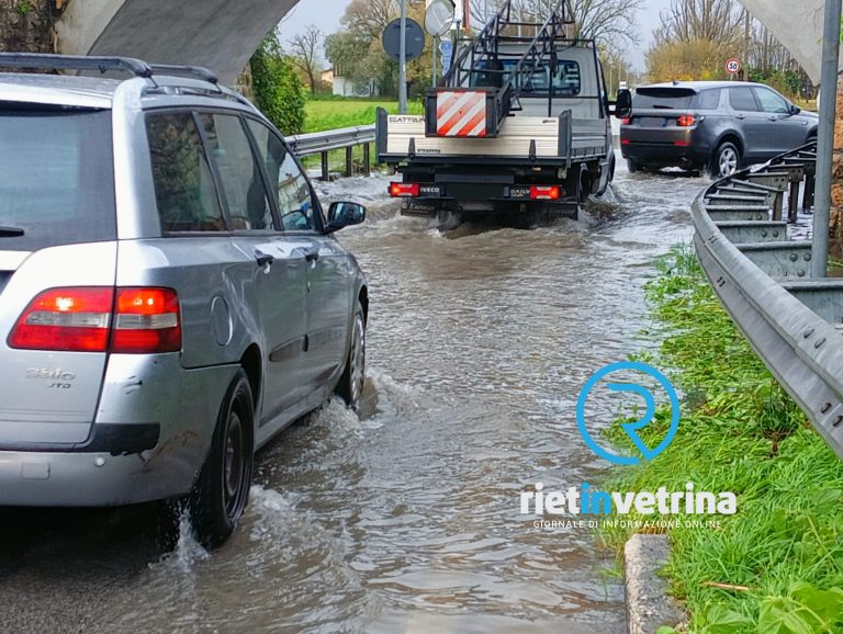 In via di allagamento il sottopasso di via Velinia
