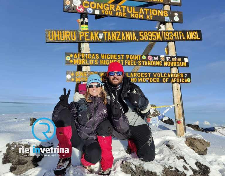 Paolo Bianchetti e Federica Barbante hanno raggiunto la vetta del Kilimangiaro (Uhuru Peak) a 5.895mt