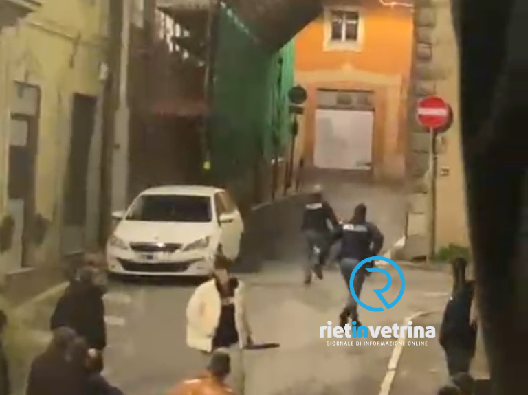 Rieti, poliziotto utilizza manganello su un ragazzo. Questura avvia inchiesta disciplinare – LA NOTA UFFICIALE