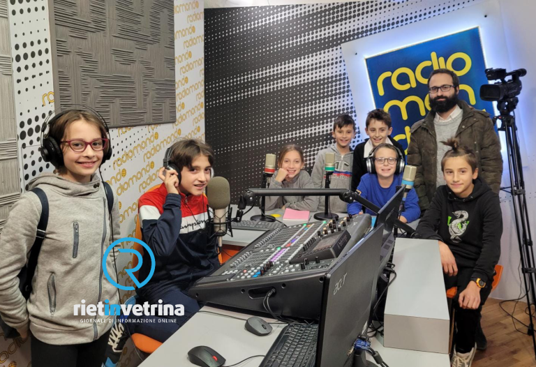 I bimbi di Hub Civico 20 ospiti di Radiomondo e Rietinvetrina