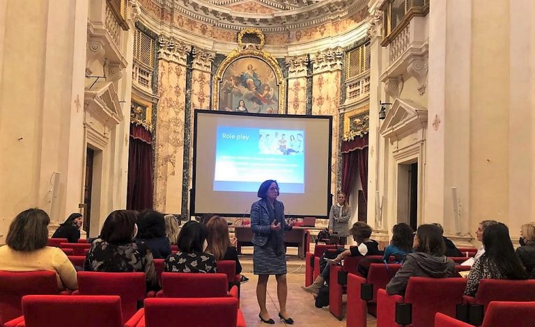 Difficile essere genitori, un corso e uno sportello per aiutare le famiglie con bambini piccoli