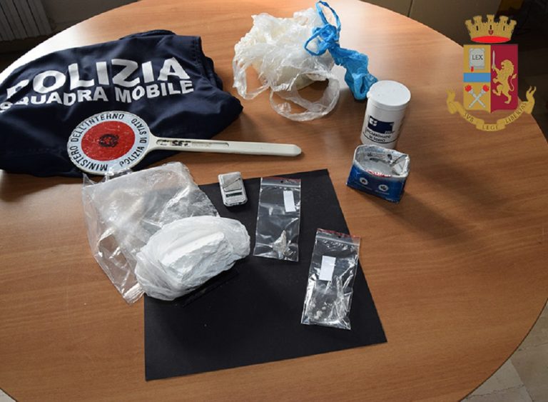 Spaccio di stupefacenti, Polizia arresta 53enne italiano