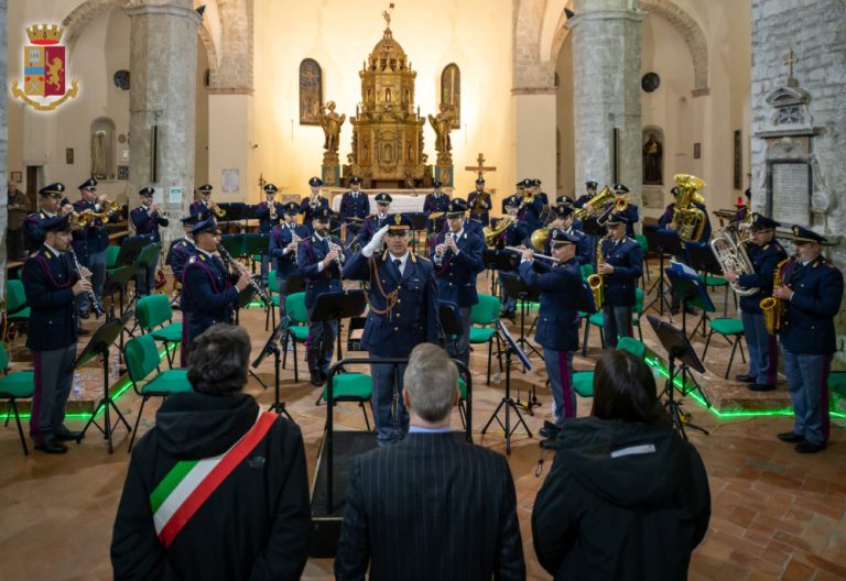 Leonessa, concerto fanfara della Polizia per dire basta alla violenza sulle donne