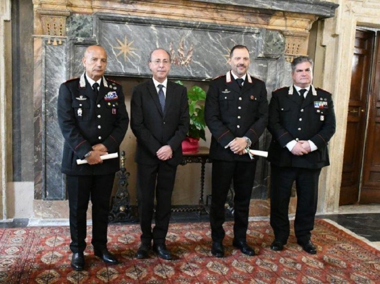 Consegnate onorificenze ai carabinieri capitano Carmelo Ceraolo e luogotenente Rosario Caliendo