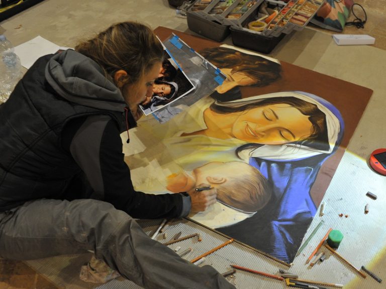 Valle Primo Presepe, tornano a grande richiesta le mille sfumature dei gessetti dei Madonnari di Bergamo