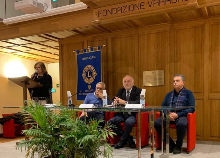 Presentati nell’ex Chiesa di San Giorgio i libri “A viverci è tutta un’altra storia” e “Dove la polvere ti brucia gli occhi”