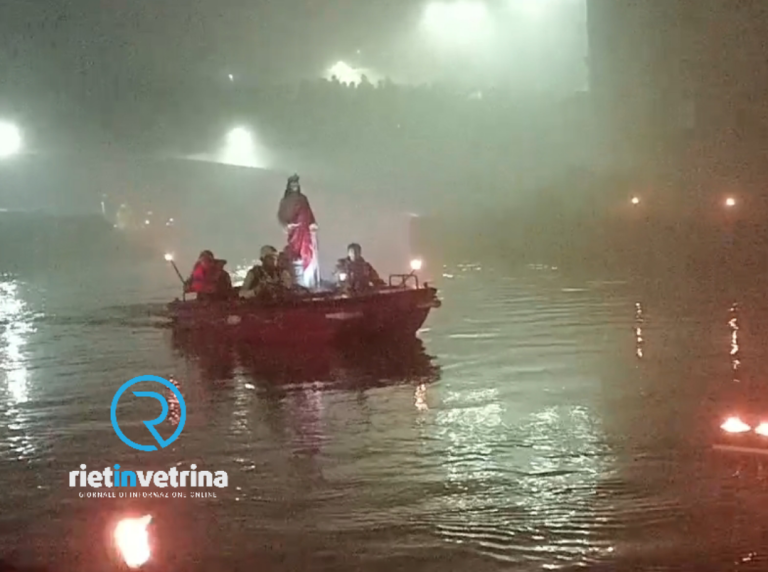 ► VIDEO – Processione di santa Barbara sul Fiume Velino