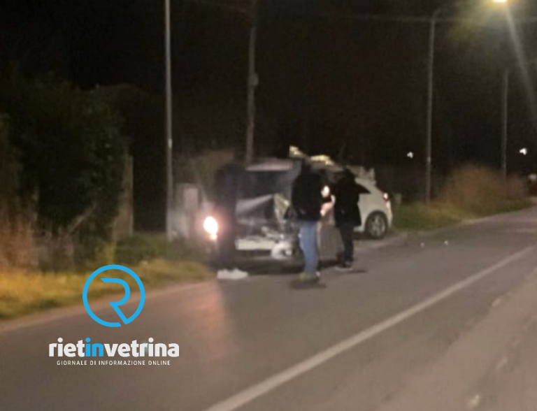 Incidente tra più auto in via Di Carlo