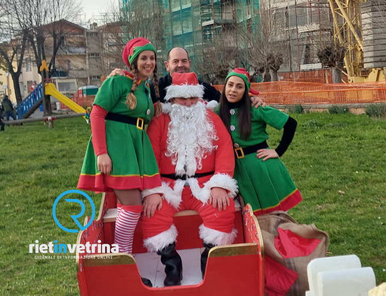 Babbo Natale ed elfi fanno visita a Villa Reatina