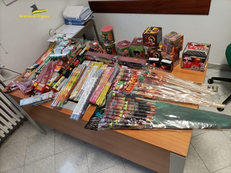 Guardia di Finanza di Rieti sequestra oltre 1.000 fuochi d’artificio pericolosi