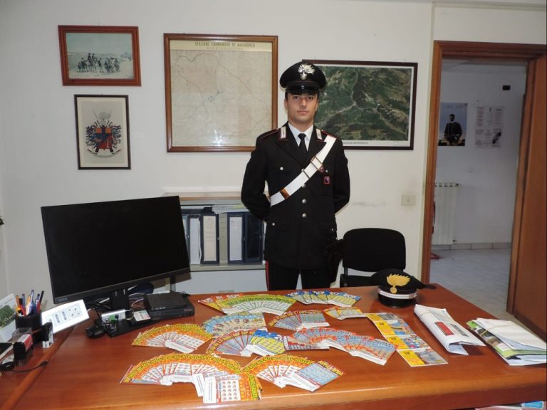 Carabinieri denunciano 20enne per furto di cento gratta e vinci
