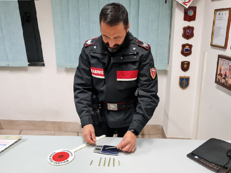 Carabinieri denunciano 30enne per spaccio di hashish