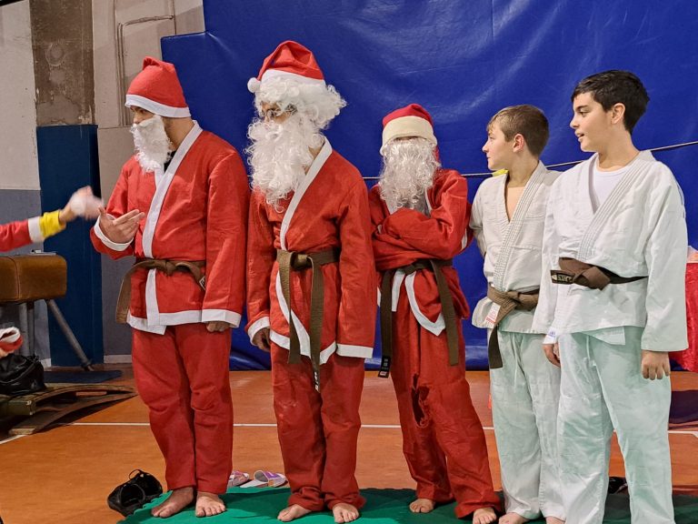 Invasione di Babbi Natale Judoka