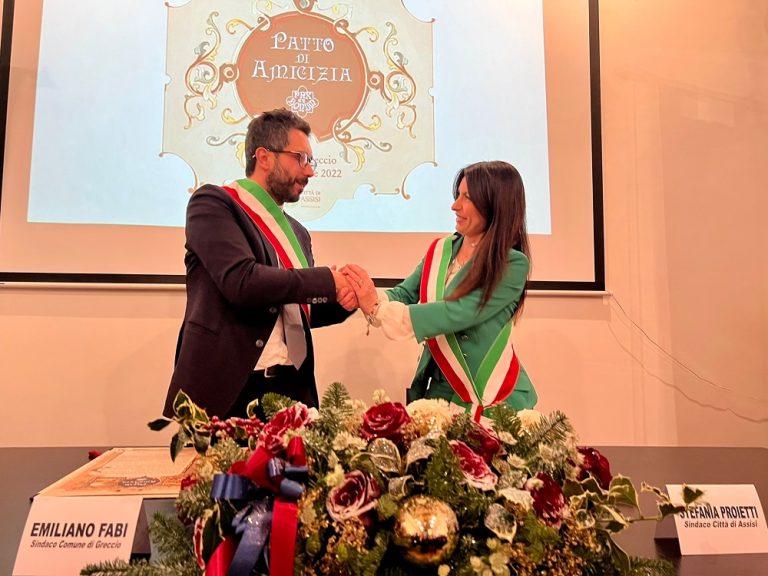 Patto di Amicizia Greccio – Assisi. I Sindaci lanciano un appello per la pace. Emiliano Fabi: “Grande emozione”
